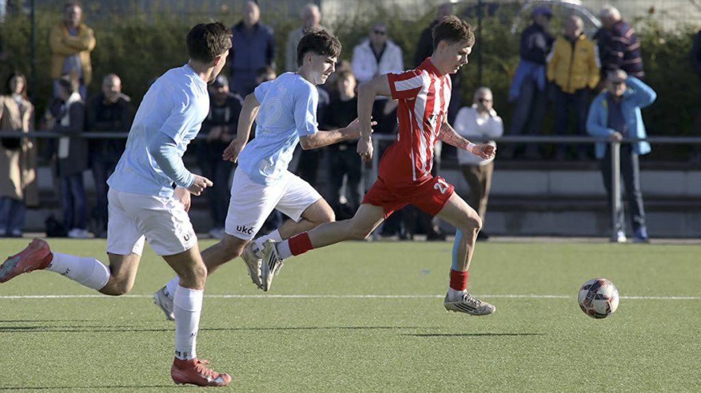 Mit „Rock’n Roll-Fußball“ zum klaren Heimsieg