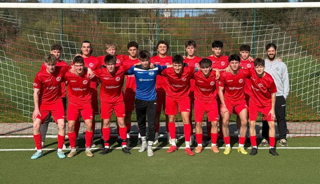 Neue Trikots für unsere U19